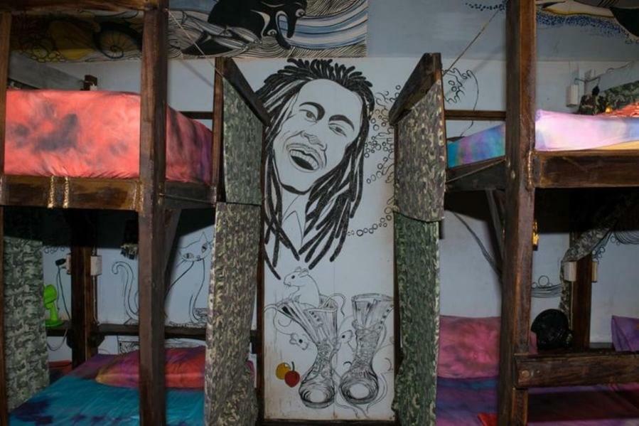 קו לנטה Peacock Hostel מראה חיצוני תמונה